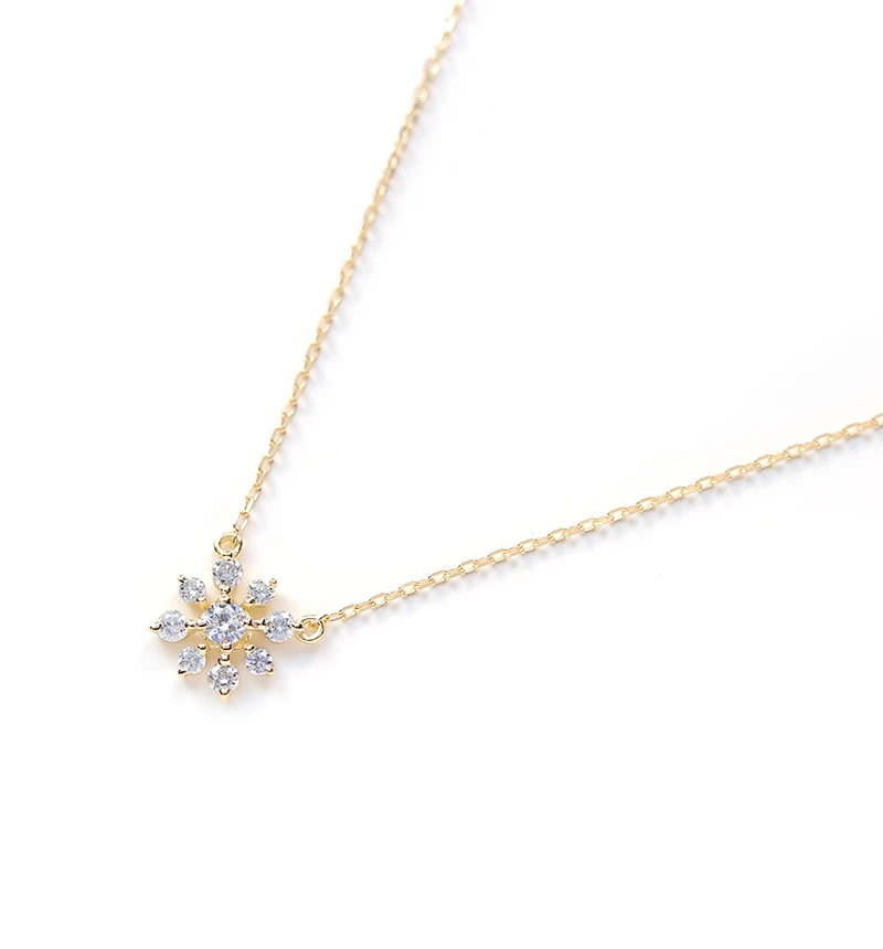雪の結晶モチーフ9つのダイヤモンド K18ネックレス~Diamond collection 
