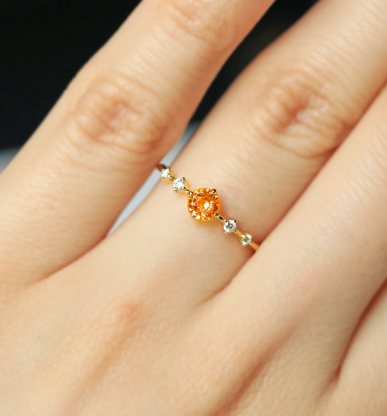 K18◯オレンジサファイア0.22ct✨ダイヤ0.04ct✨透かし感のあるリング オレンジサファイア リング 1.37ct オーバル ミックスカット 脇