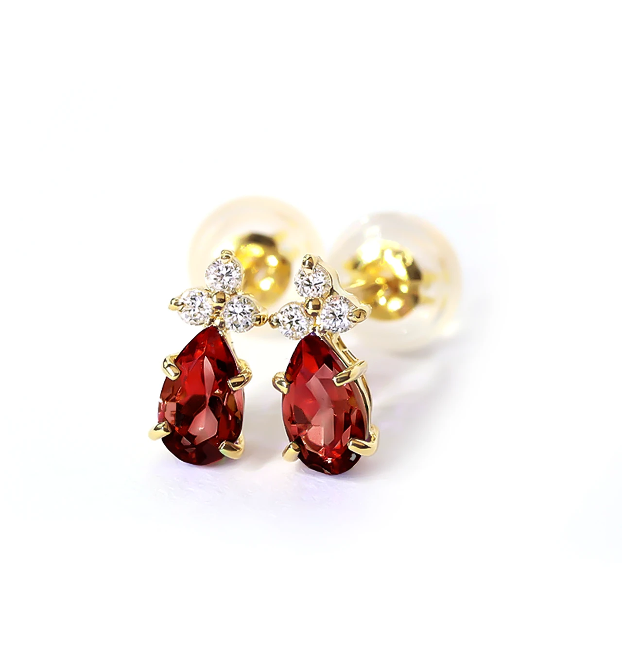 K18 ガーネット＆ダイヤモンドのポストピアス ~Ello Lilas~ 1月誕生石 ジュエリーブランド「RASPIA Jewelry」