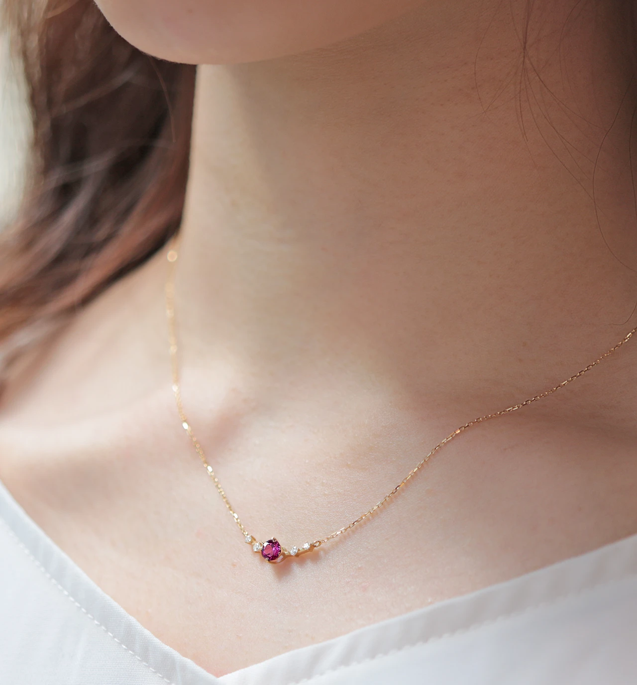 K18 ロードライトガーネット＆ダイヤモンドのネックレス（ラウンドカット）~Ello Lily~ 1月誕生石