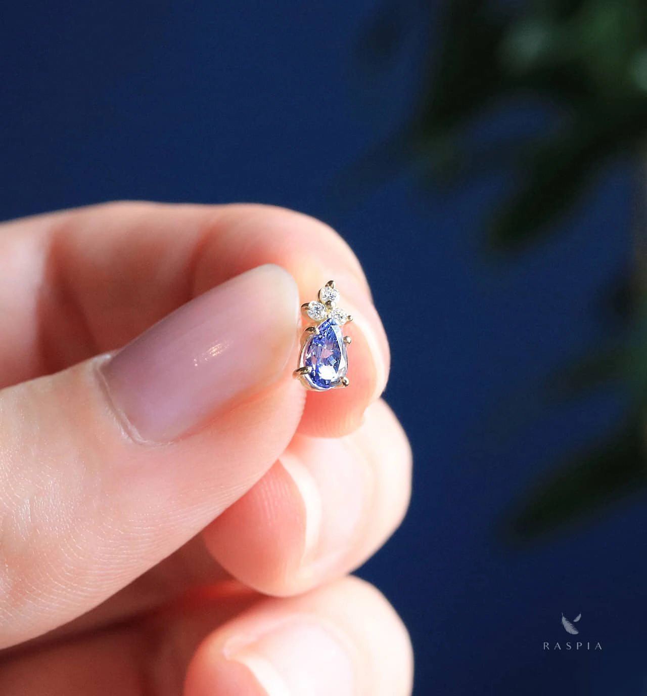 タンザナイト＆ダイヤモンド K18ポストピアス ~Ello Lilas~ 12月誕生石